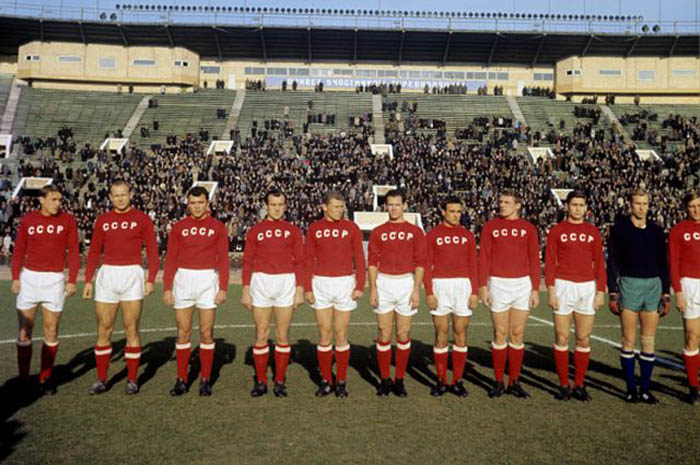 Вот так, например, выглядели наши футболисты на Чемпионате мира 1966 года. /Фото:http://fbsport.by