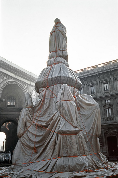 Обернутый памятник Леонардо да Винчи, 1970 г.