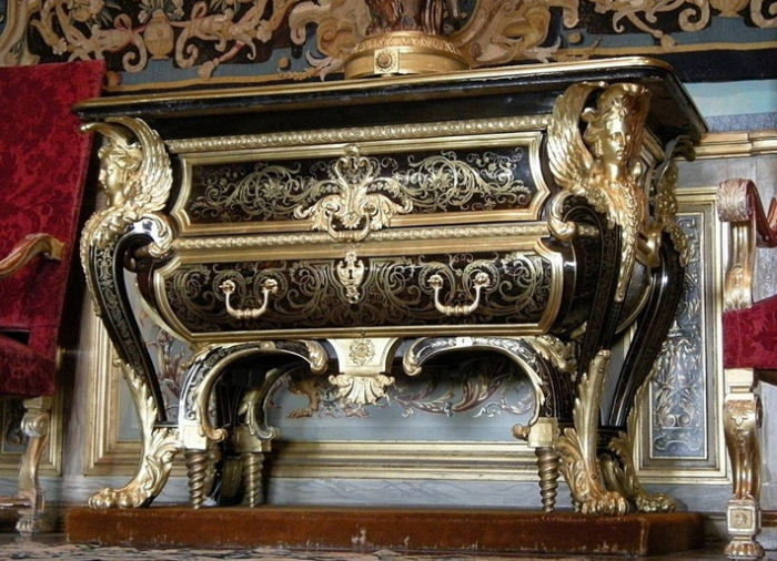 Комод работы Буля в Версале