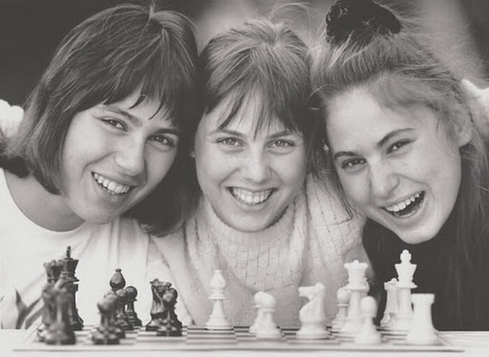Сестры Полгар, венгерские шахматистки, с раннего детства знали эсперанто