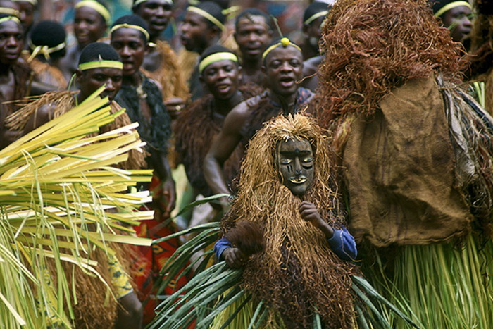 Ритуалы и обряды африканских - и не только - племен уходят корнями в глубокую древность, когда все это было способом выживать во враждебной среде