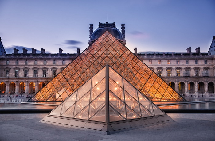 Музей Лувра в Париже