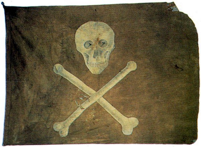 Классическое изображение пиратского флага