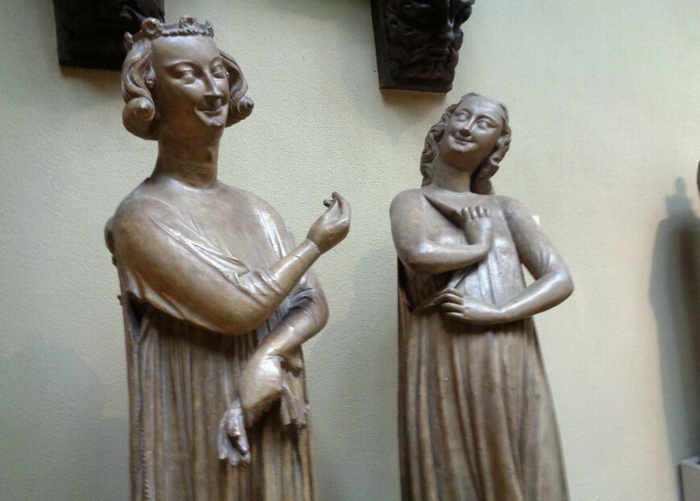 Скульптуры XIII века из собора в Страсбурге, символизируют Искусителя и Деву