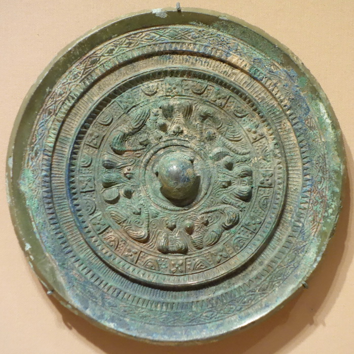 Бронзовое зеркало периода Кофун