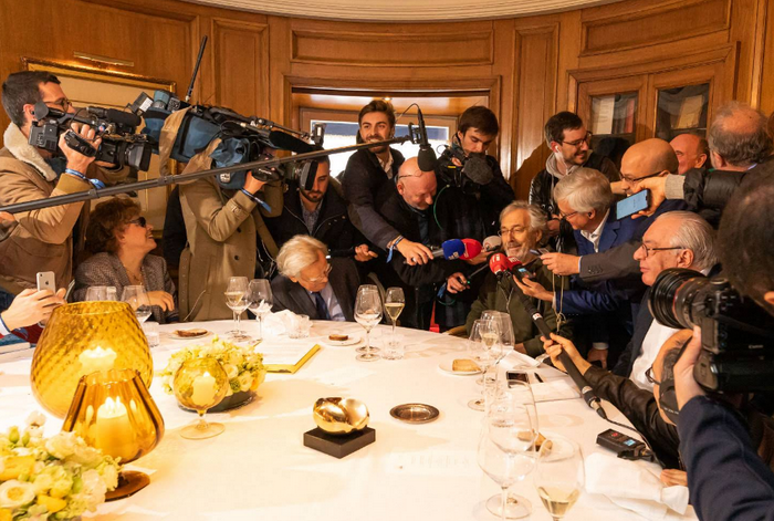 Традиционно встречи членов Академии проходят в ресторане «Друан» в Париже 
