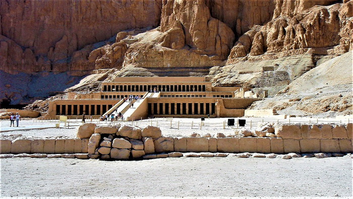 Храм царицы Хатшепсут, расчищен Мариетом