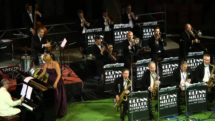 А оркестр Гленна Миллера продолжает существовать и давать концерты по всему миру