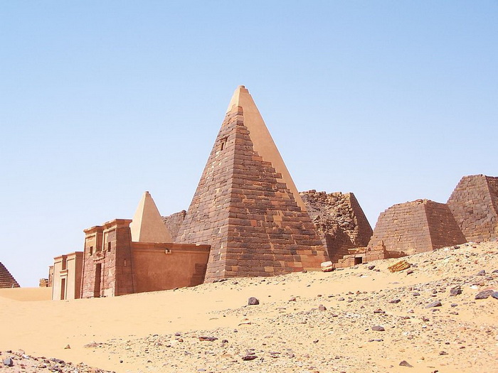 Пирамиды города Мероэ, Нубия