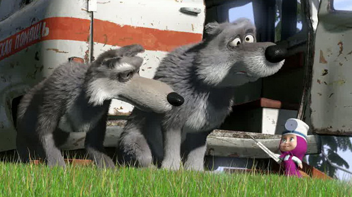 Волки, живущие в заброшенной машине «Скорой помощи», Машу побаиваются