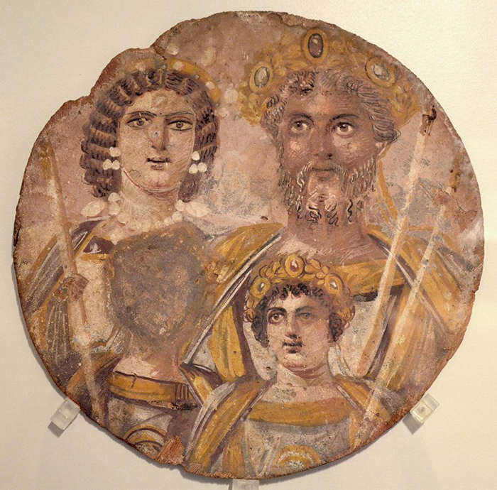 С этого древнеримского изображения был удален портрет Геты, брата императора Каракаллы, убитого по приказу последнего