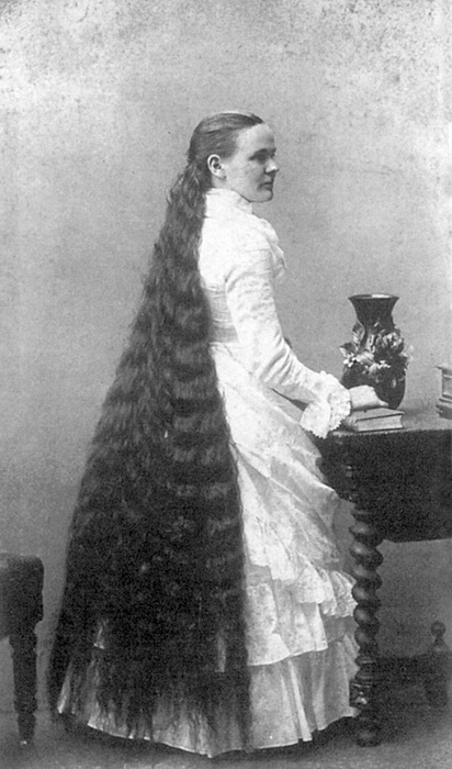 Собственные волосы Марты Харпер были лучшей рекламой ее парикмахерским