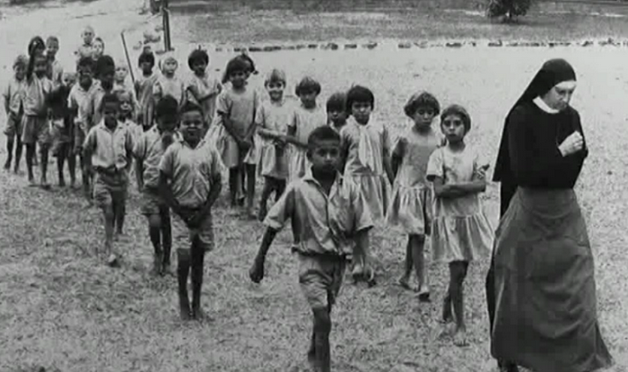 Детям обрывали связи с культурой их предков. Источник: abc.net.au
