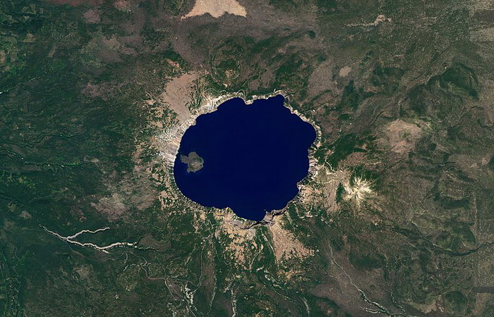 Озеро Крейтер, вид со спутника. Источник: commons.wikimedia.org