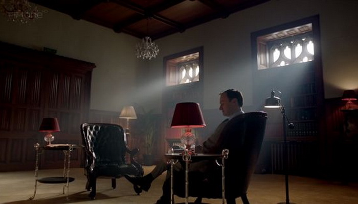 В сериале о Шерлоке Холмсе показан клуб, в комнатах которого запрещались разговоры. Источник: pinterest.com