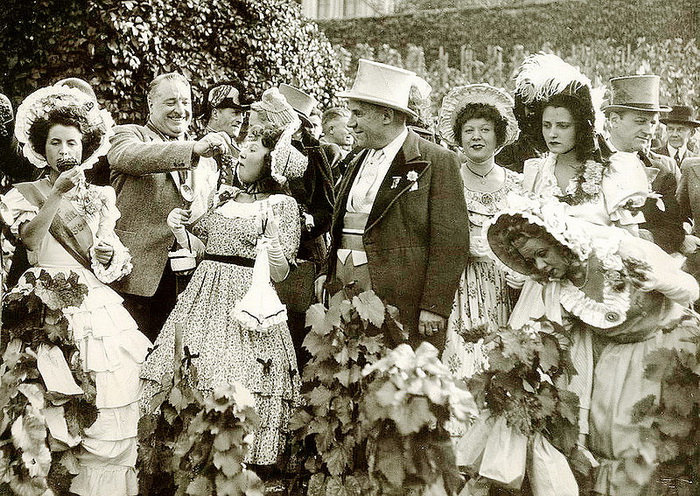 Ежегодно виноградник участвует в празднике урожая на Монмартре. Источник: pinterest.com