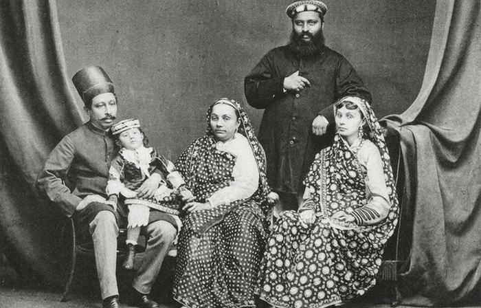 Семья парсов, 1886 год, Бомбей. Источник: reddit.com