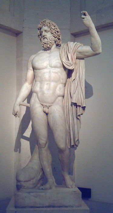 Статуя Нептуна из музея Прадо в Мадриде