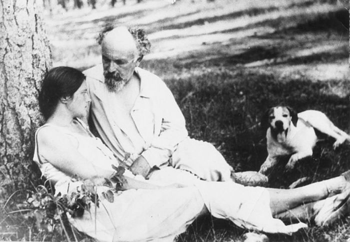 Михаил Пришвин с женой и любимой собакой - в такой обстановке он ждал победы Гитлера.