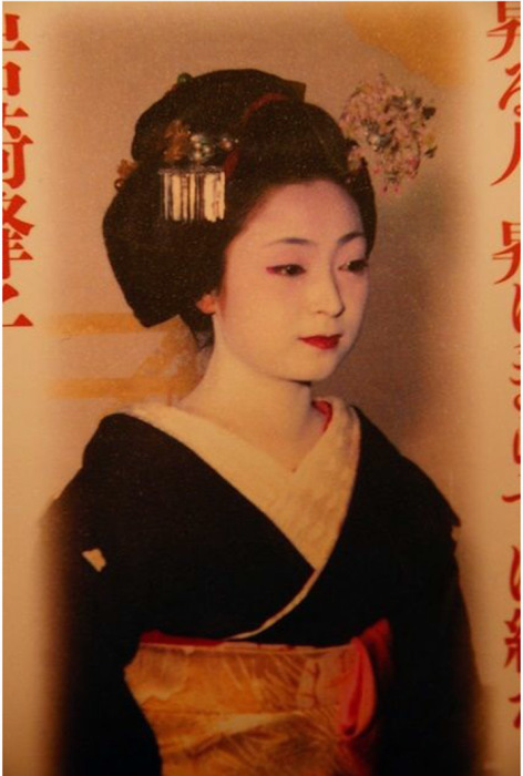 Самая высокооплачиваемая гейша Японии Минеко Ивасаки в молодости, около 1965 г. 