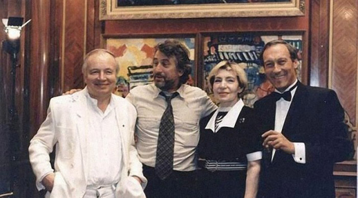 Андрей Вознесенский, Роберт Де Ниро, Зоя Богуславская и Олег Янковский, Москва, 1987 год 