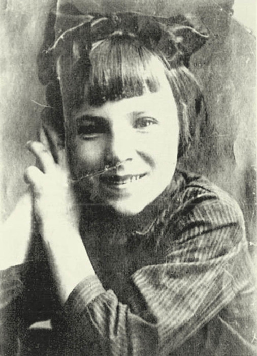 Лиля Литвяк в детстве, ок. 1925 года