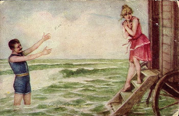 Купающиеся мужчина и женщина (открытка, 1910 г.)
