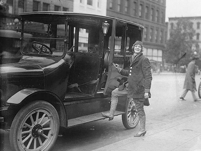 Элизабет фон Папп – первая женщина-таксист