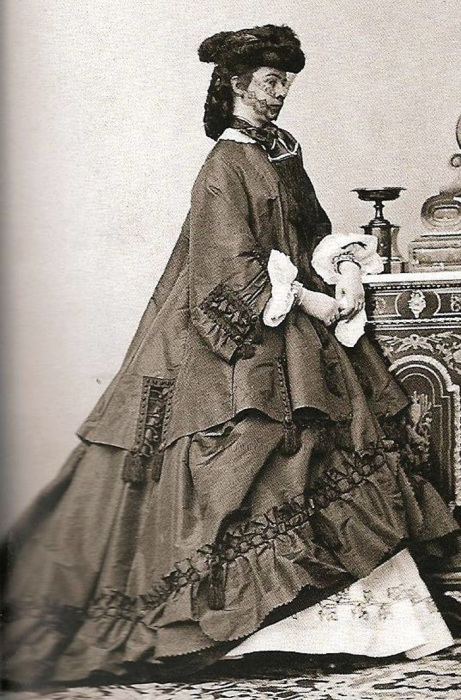 Последняя фотография императрицы Елизаветы Баварской. Считается, что после 40 лет она снималась, только закрывая лицо вуалью.