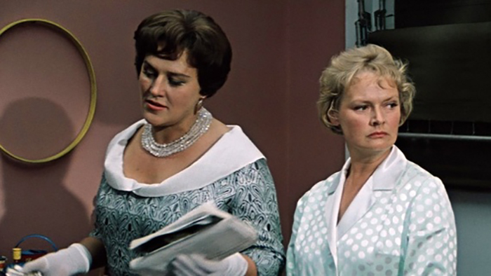 Кадр из фильма «Бриллиантовая рука», 1968 год