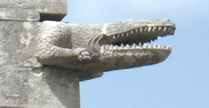  Гаргуйль в форме крокодила, Синтра, Португалия