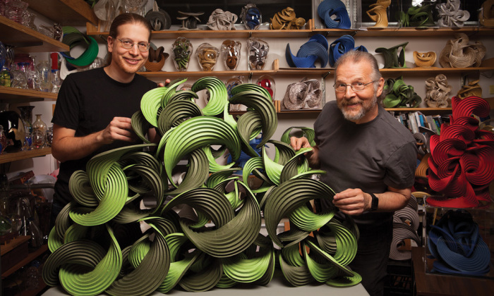Эрик и Мартин Демэйн – мастера современного оригами в своей мастерской