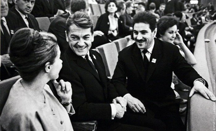 Жан Маре и Григорий Чухрай на открытии III Московского кинофестиваля, 1963 год (фото Александра Конькова)