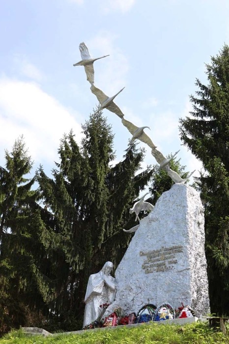 Памятник братьям Газдановым