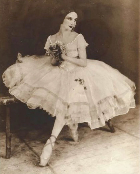 Анна Павлова в балетной пачке