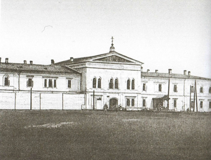 Иркутский тюремный замок — последнее земное пристанище Колчака. Открытка начала XX века