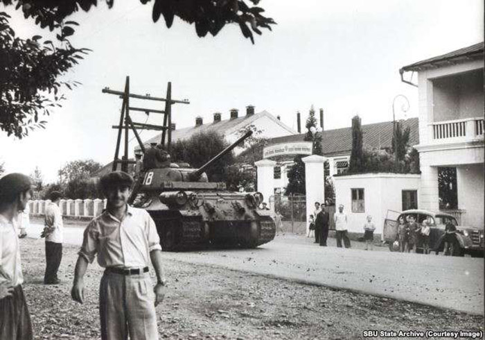 Советский танк Т-34-85 в Одессе