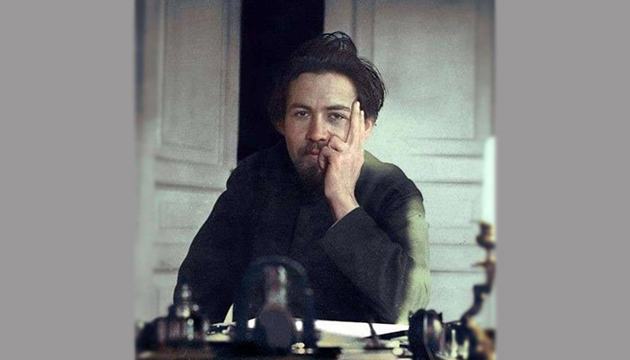 А.П Чехов в декабре 1890 года. Одному из самых известных драматургов мира 30 лет. 