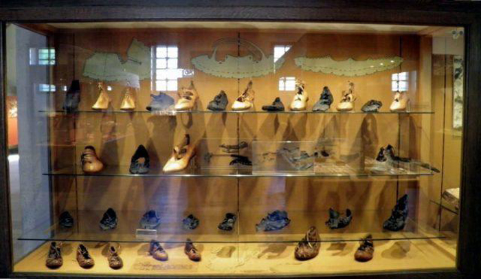 Коллекция древнеримской обуви в музее Заальбурга