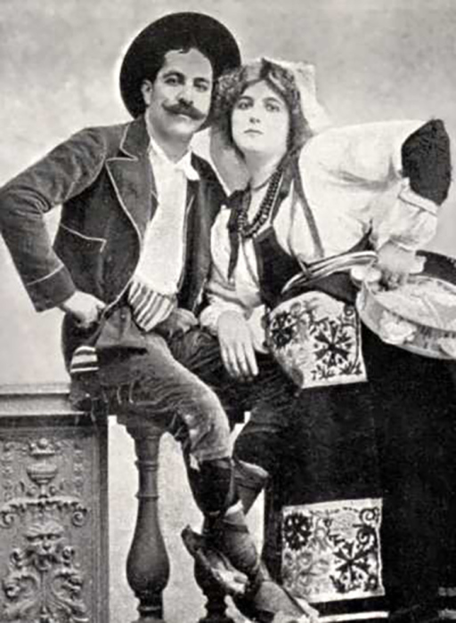 Открытка с фотографией нашумевшей пары – бывшая княгиня де Караман-Шире и Риго Янчи 