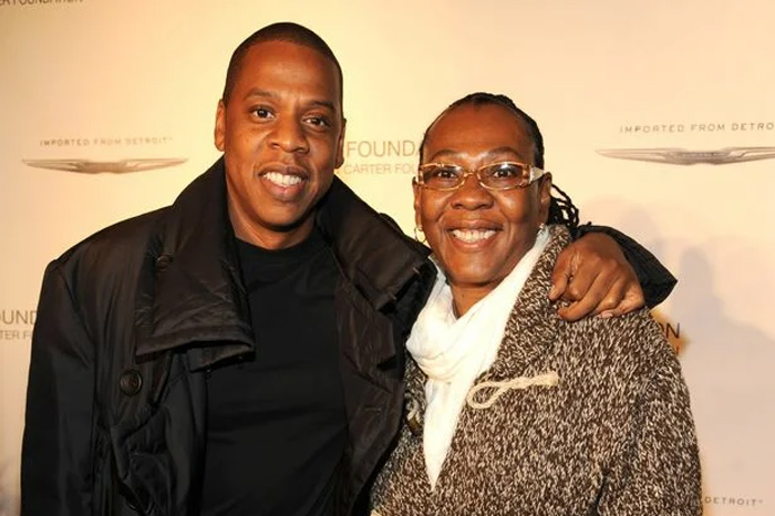 Самый богатый репер в мире Jay Z вместе со своей матерью