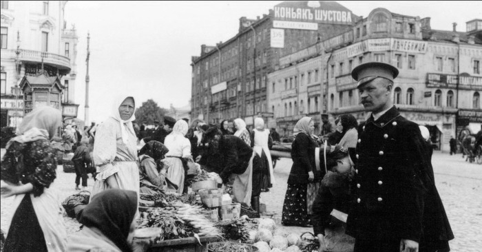 Уличные торговки, фото начала XX века