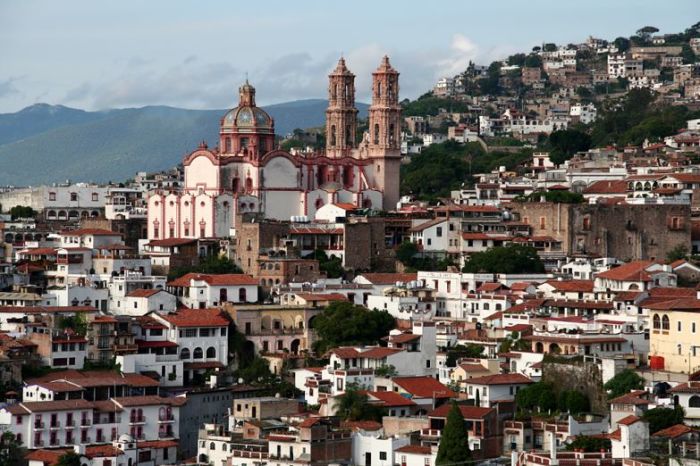 Церковь Санта-Приска – главная достопримечательность «серебряного города» Таско в Мексике