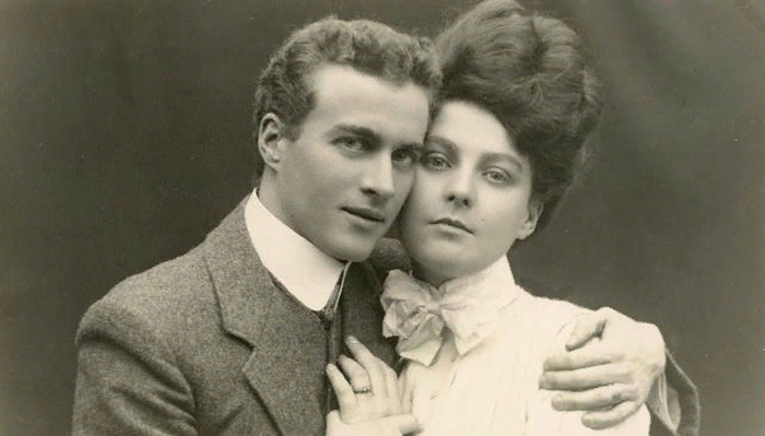 Лог вместе с будущей женой Миртл во время помолвки, 1906 год