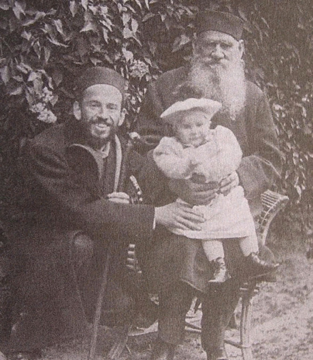 Три Льва Толстых: Лев Николаевич, Лев Львович и Лев Львович младший. 1899 год, Ясная Поляна