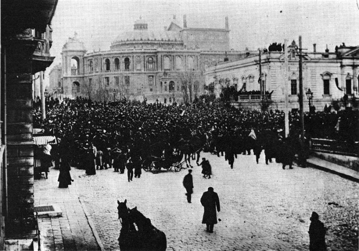 Манифестация в занятой французами Одессе, фото ок. 1919 года