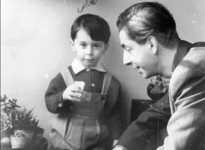 Карен вместе с отцом, Микаэлом Таривердиевым. Тбилиси, 1963 год