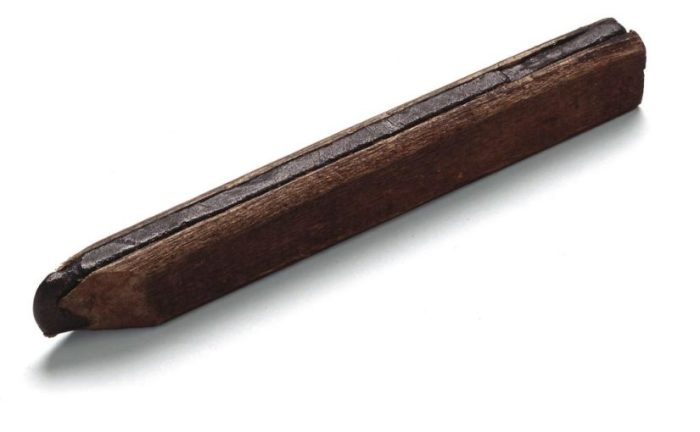 Самый старый из хранящихся в музеях карандашей датируется 1630 годом