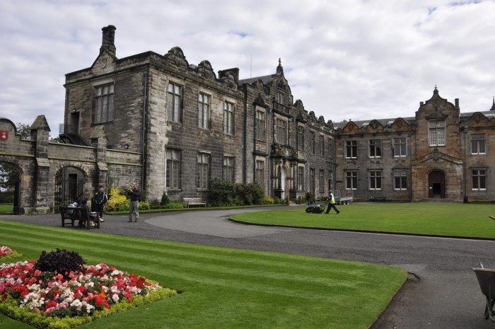 Престижный Сент-Эндрюсский университет – самый старинный в Шотландии