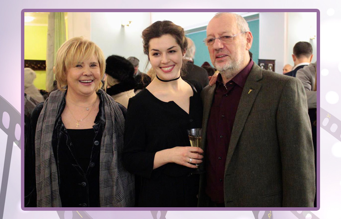 Екатерина Догилева с родителями.